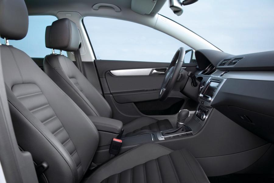  Volkswagen Passat 2010 года  (фото 35 из 37)